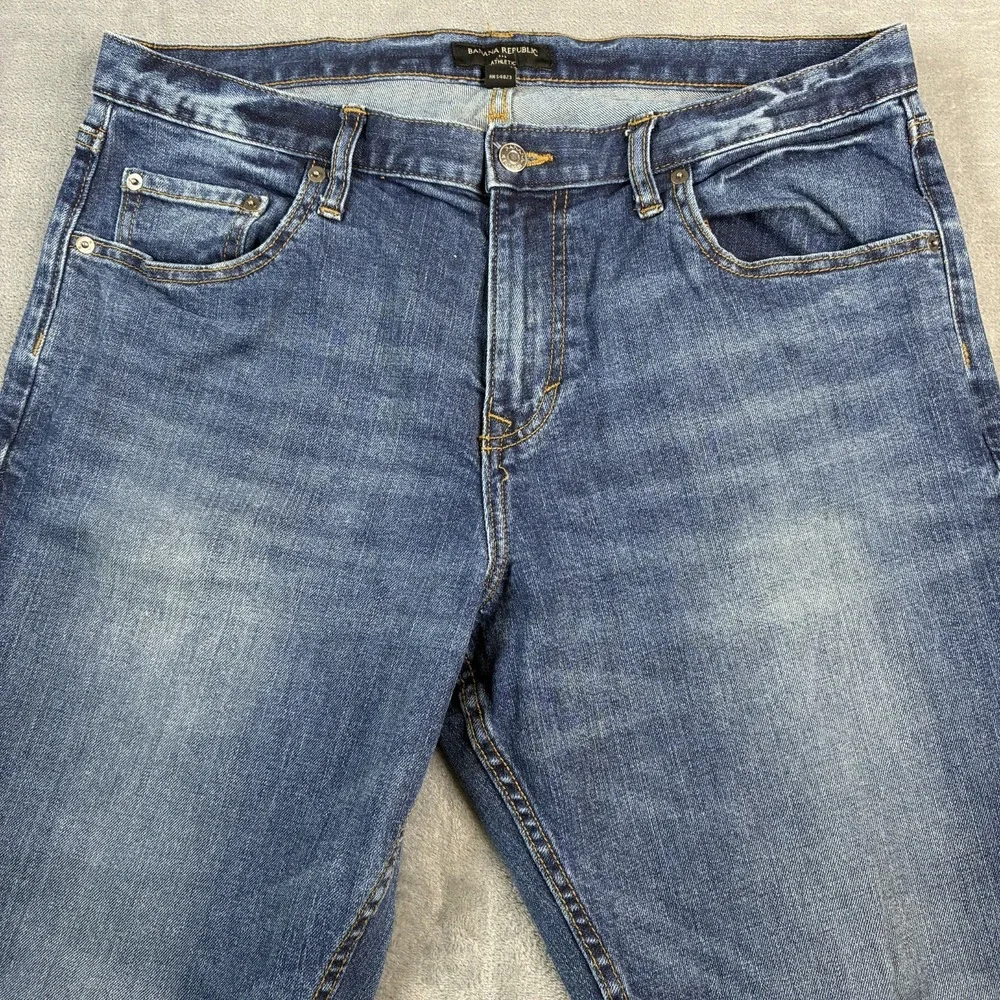 Banana Republic Athletic Fit Jeans Men's 36x29 Mid Rise Med Wash Denim Whiskered